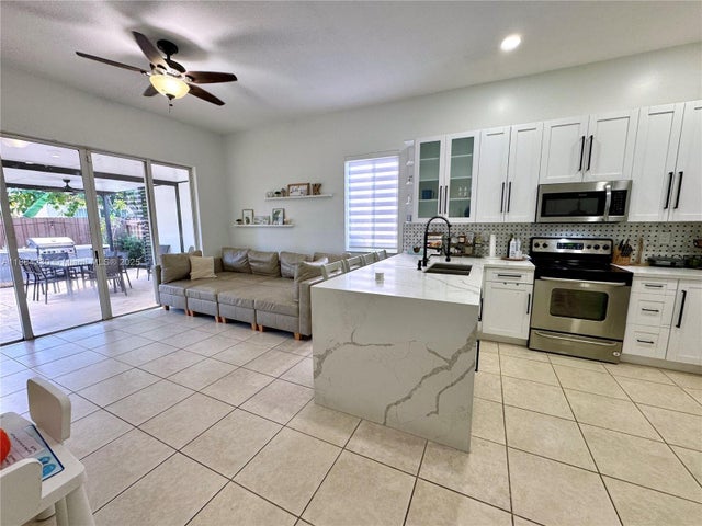 4 of 30 - 8788 Sw 222nd Terrace, Cutler Bay, FL