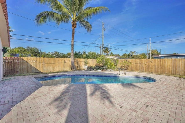 2 of 22 - 2005 N 36th Ave, Hollywood, FL