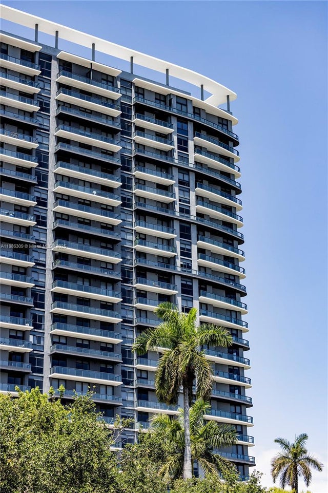 5 of 11 - 101 Diplomat Pkwy 306, Hallandale Beach, FL