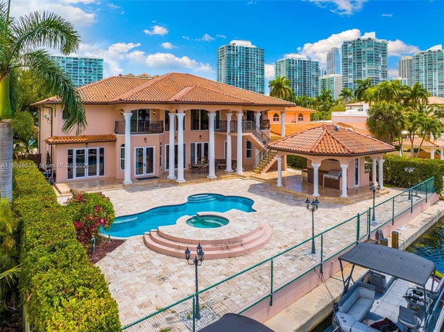 4 of 57 - 306 Atlantic Ave, Sunny Isles Beach, FL