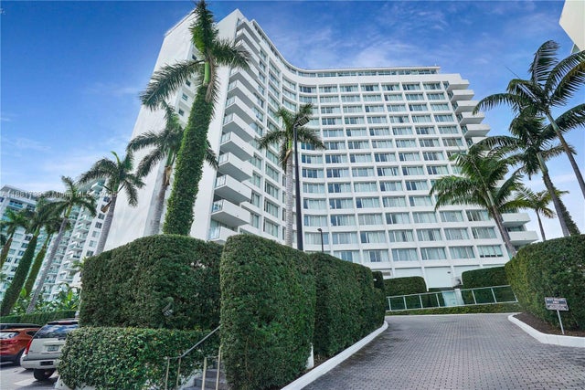 2 of 40 - 1100 West Ave 1115, Miami Beach, FL