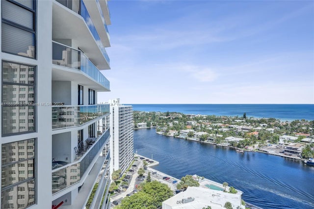 2 of 82 - 20281 E Country Club Dr 2110, Aventura, FL