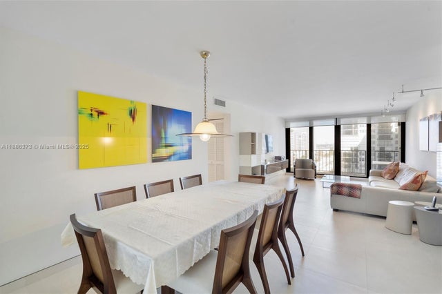 4 of 27 - 2401 S Ocean Dr 905, Hollywood, FL