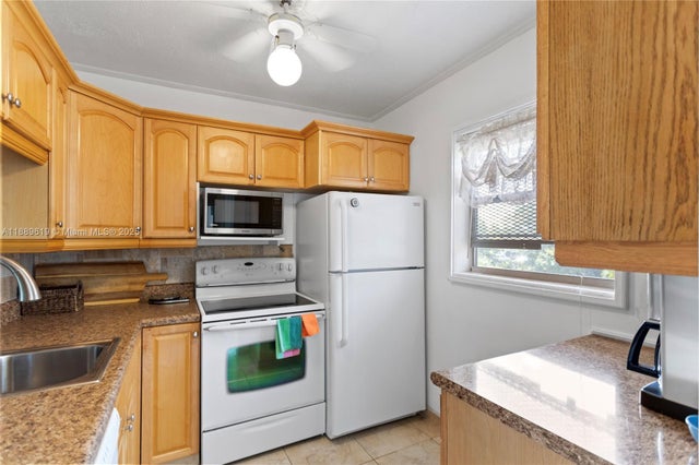 4 of 23 - 4701 Nw 34th St 511, Lauderdale Lakes, FL