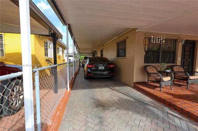 4 of 31 - 2541 W 10th Ave, Hialeah, FL
