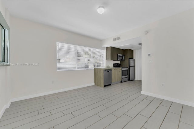 1 of 20 - 740 Meridian Ave 18, Miami Beach, FL