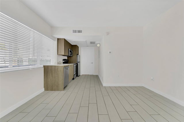 3 of 20 - 740 Meridian Ave 18, Miami Beach, FL