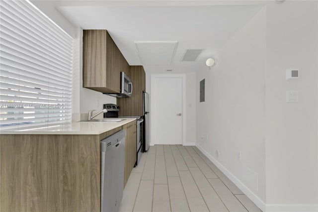 4 of 20 - 740 Meridian Ave 18, Miami Beach, FL