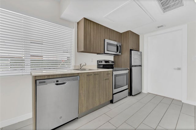 5 of 20 - 740 Meridian Ave 18, Miami Beach, FL
