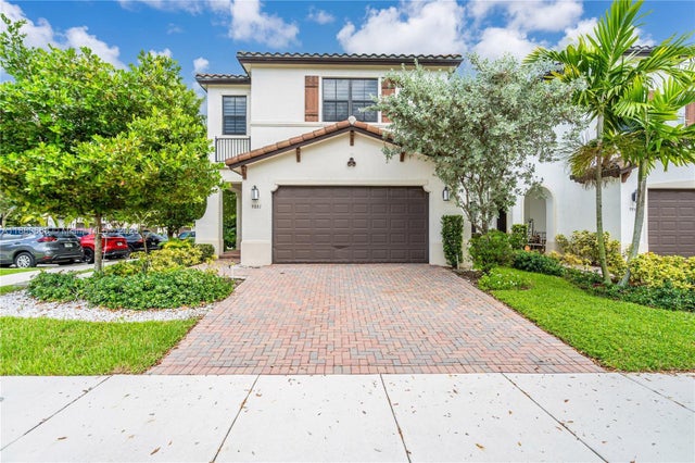 1 of 28 - 9881 W 34th Ave, Hialeah, FL