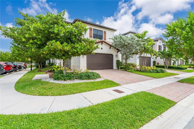 2 of 28 - 9881 W 34th Ave, Hialeah, FL