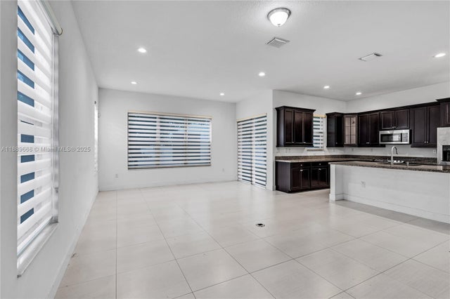 3 of 28 - 9881 W 34th Ave, Hialeah, FL