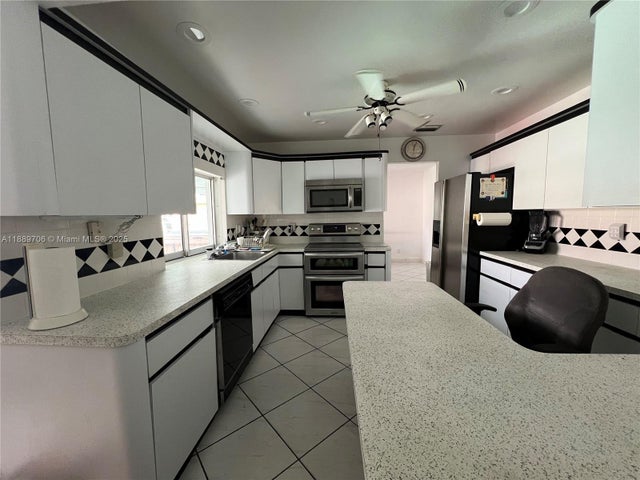 2 of 18 - 7951 Sw 30th St, Davie, FL