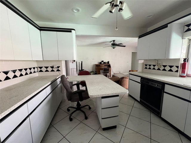3 of 18 - 7951 Sw 30th St, Davie, FL