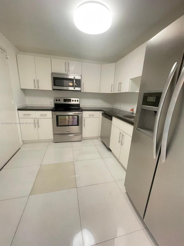 4 of 17 - 13155 Ixora Ct 201, North Miami, FL