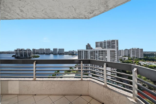 3 of 41 - 19101 Ne 36th Ct 1905, Aventura, FL