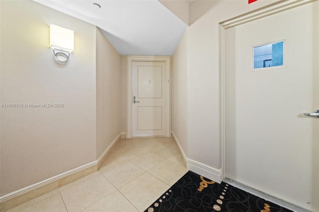 4 of 41 - 19101 Ne 36th Ct 1905, Aventura, FL