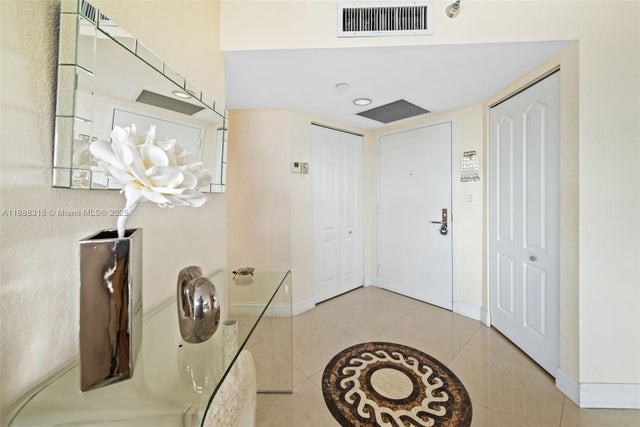 5 of 41 - 19101 Ne 36th Ct 1905, Aventura, FL