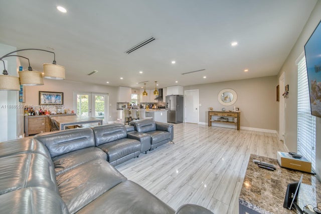 4 of 38 - 9104 Sw 180th St, Palmetto Bay, FL
