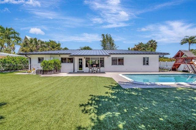 1 of 52 - 2506 Ne 30th St, Fort Lauderdale, FL