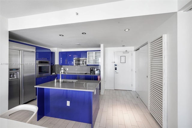 2 of 61 - 3101 Bayshore Dr 1704, Fort Lauderdale, FL