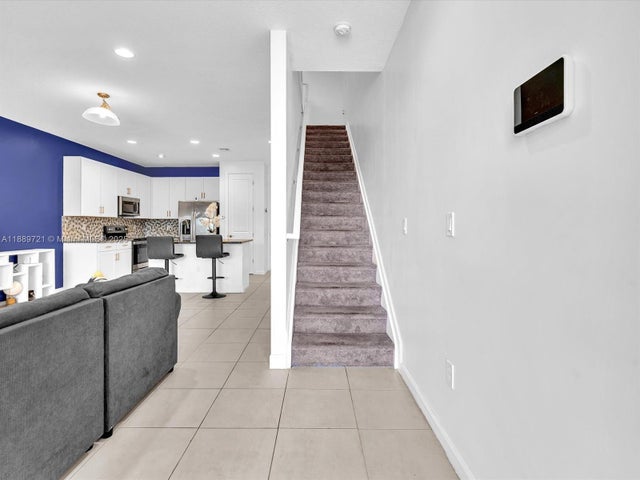 3 of 21 - 2182 Nw 6th St, Fort Lauderdale, FL