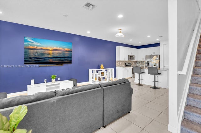 4 of 21 - 2182 Nw 6th St, Fort Lauderdale, FL