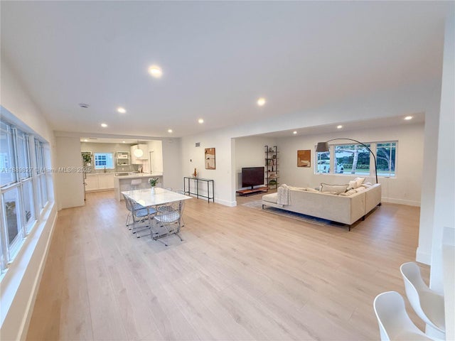 4 of 17 - 1300 Ne 102nd St, Miami Shores, FL
