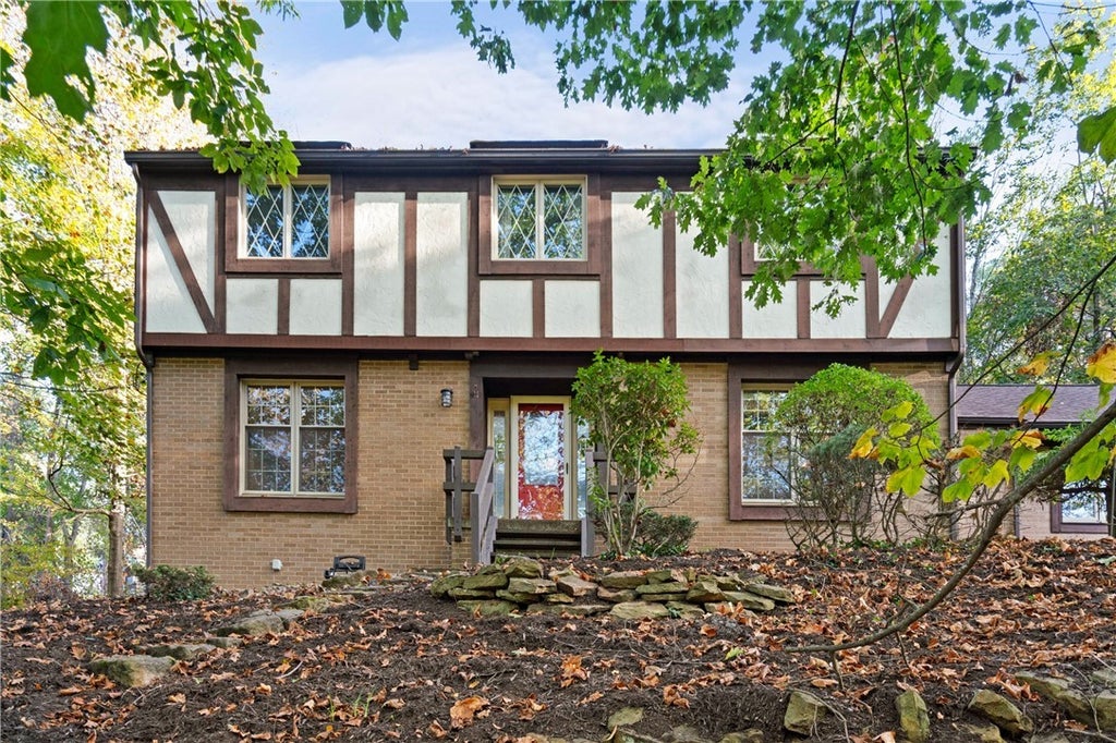 104 Great Oaks Drive, Moon/Crescent