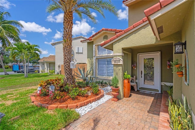 4 of 31 - 10213 Sw 156th Ave, Miami, FL