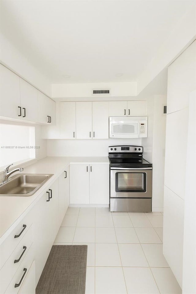 5 of 23 - 3505 S Ocean Dr 601, Hollywood, FL