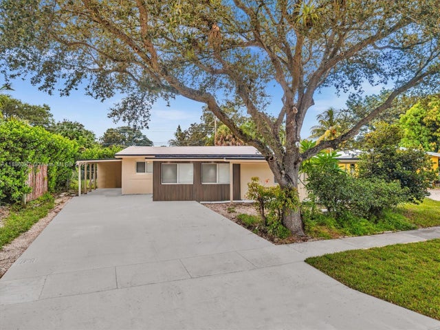 2 of 26 - 823 Sw 27th St, Fort Lauderdale, FL