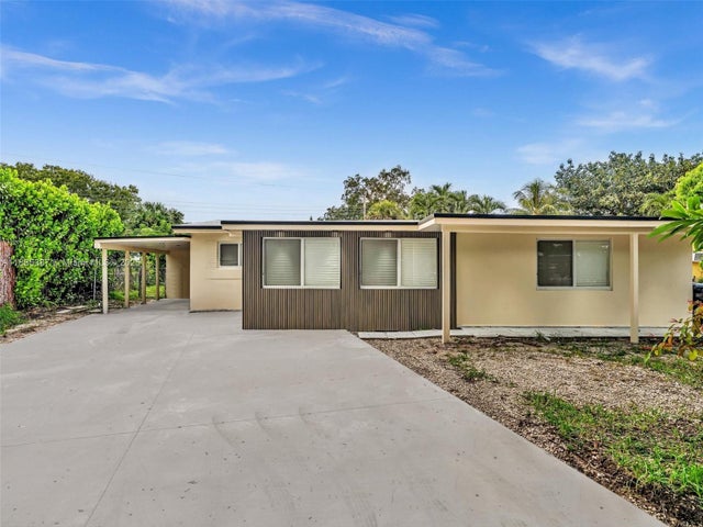 3 of 26 - 823 Sw 27th St, Fort Lauderdale, FL