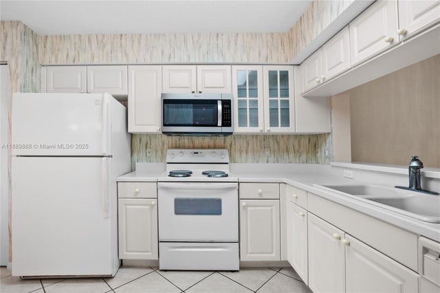 3 of 7 - 12547 Imperial Isle Dr 204, Boynton Beach, FL