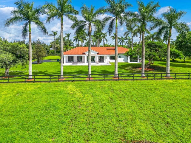 2 of 27 - 14300 Sw 192nd St, Miami, FL