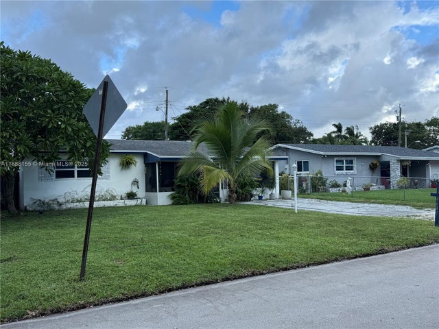 1 of 42 - 4641 Sw 25th Ter, Dania Beach, FL