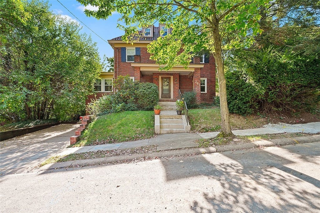 267 Colonial Drive, Mt Lebanon