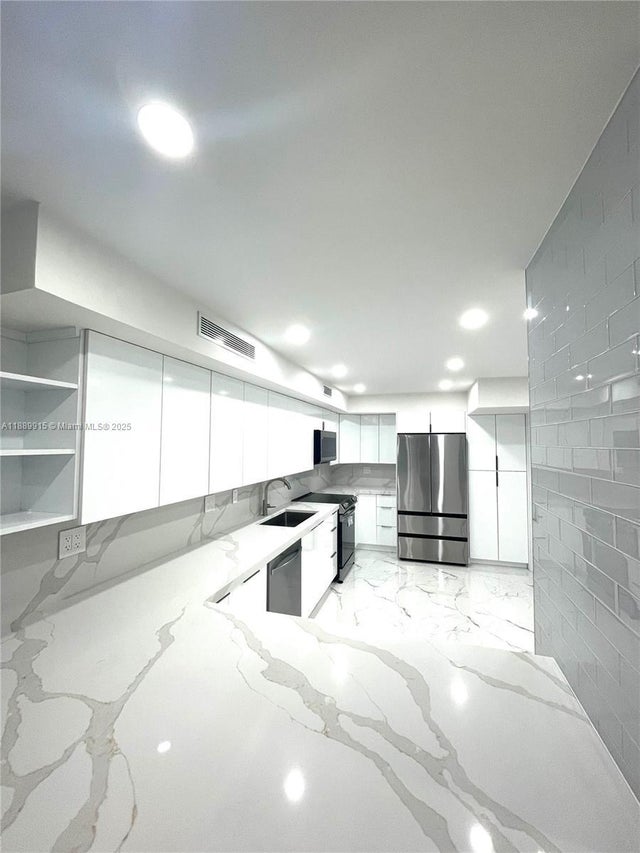 4 of 11 - 3430 Galt Ocean Dr 908, Fort Lauderdale, FL