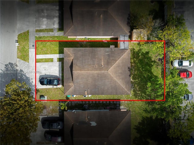 2 of 26 - 244 Nw 179th St, Miami Gardens, FL