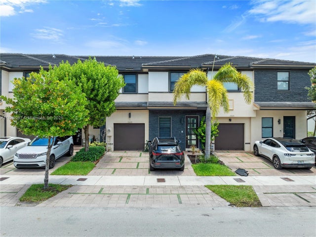 5 of 37 - 15673 Nw 91st Ct, Miami Lakes, FL
