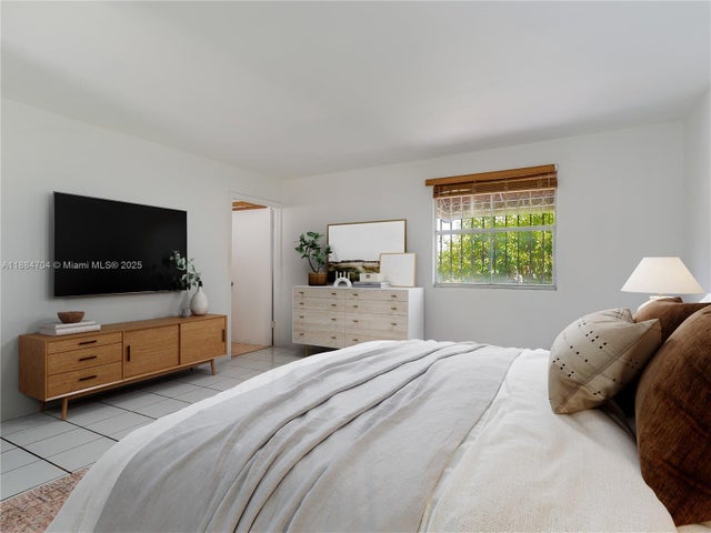 5 of 13 - 8508 Nw 1st Ter, Miami, FL