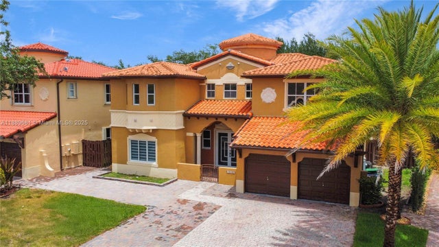 2 of 40 - 15445 Sw 26th Ter, Miami, FL