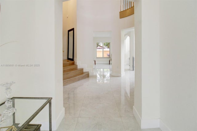 4 of 40 - 15445 Sw 26th Ter, Miami, FL