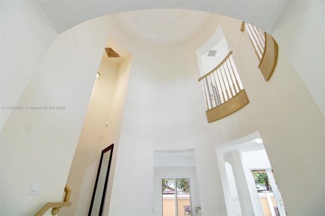 5 of 40 - 15445 Sw 26th Ter, Miami, FL