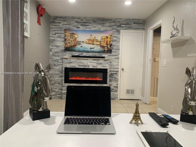 5 of 10 - 6309 Wiley St, Hollywood, FL