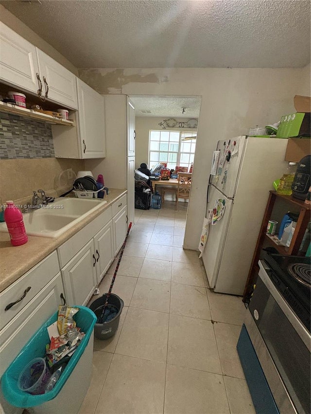 2 of 8 - 2837 Nw 6th Ct, Fort Lauderdale, FL