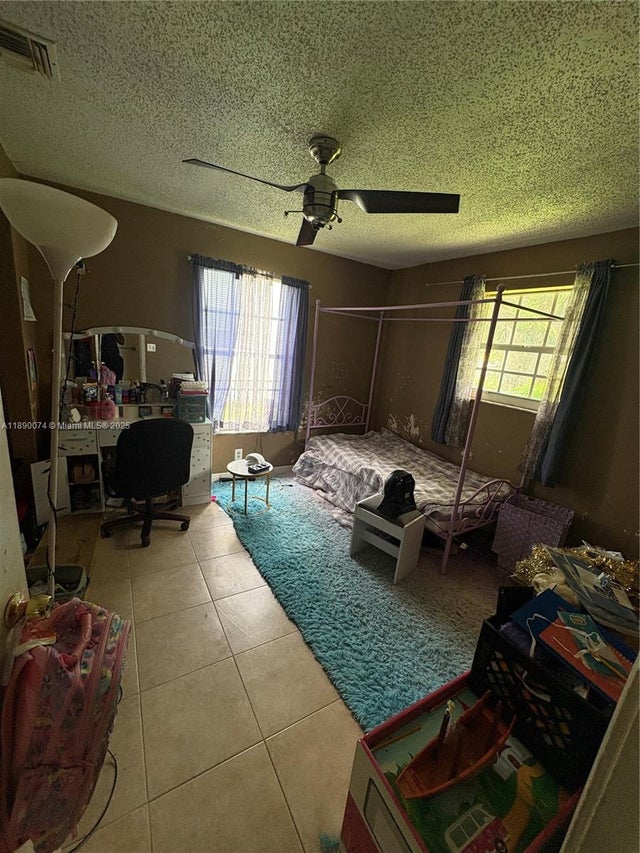 3 of 8 - 2837 Nw 6th Ct, Fort Lauderdale, FL