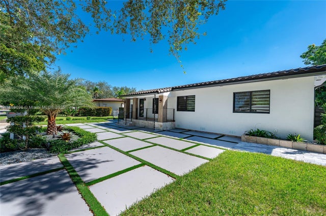 3 of 39 - 625 Miller Dr, Miami Springs, FL