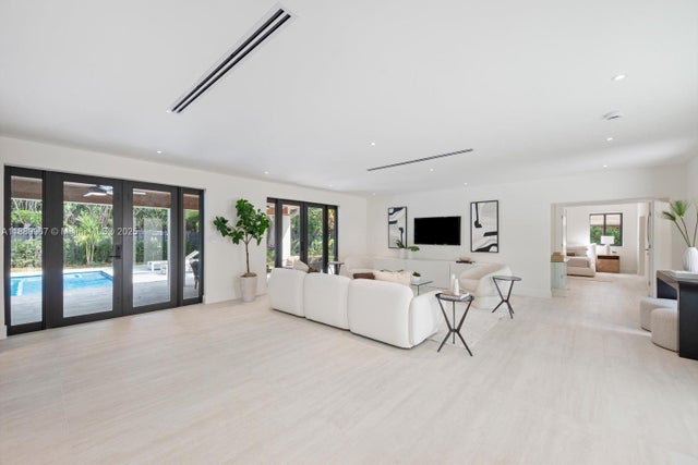 5 of 40 - 15101 Sw 87th Ave, Palmetto Bay, FL