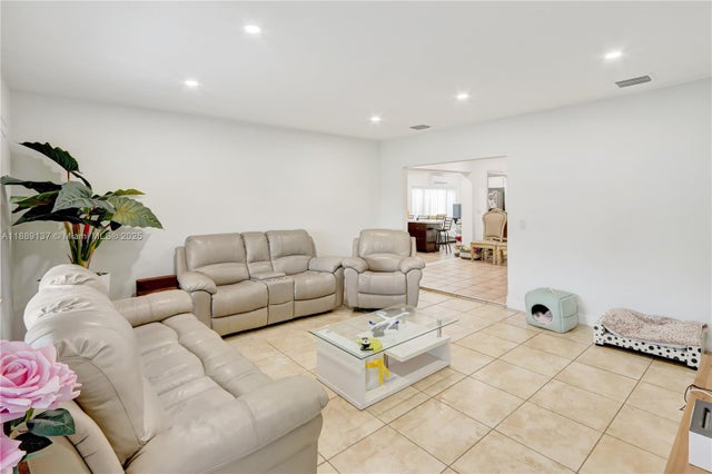 4 of 23 - 2580 Sw 69th Ave, Miami, FL